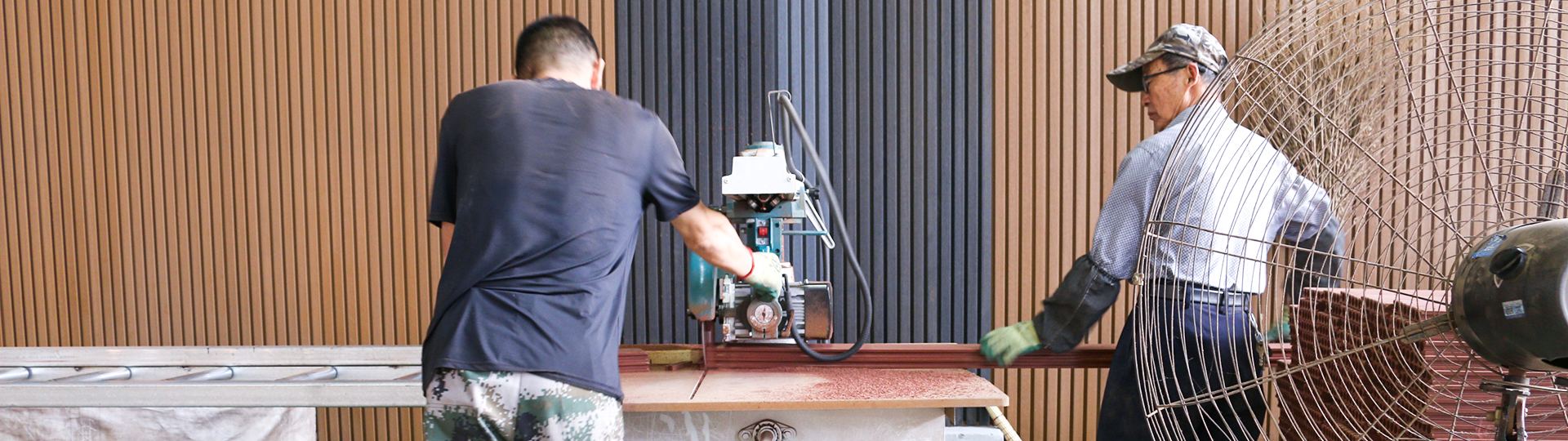 Production process of wpc decking