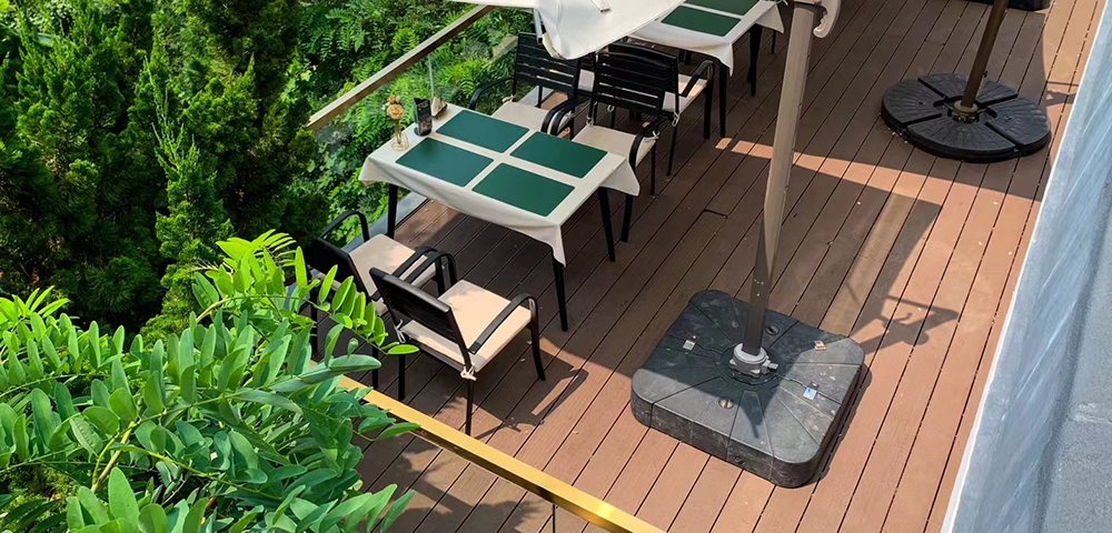 outdoor composite decking