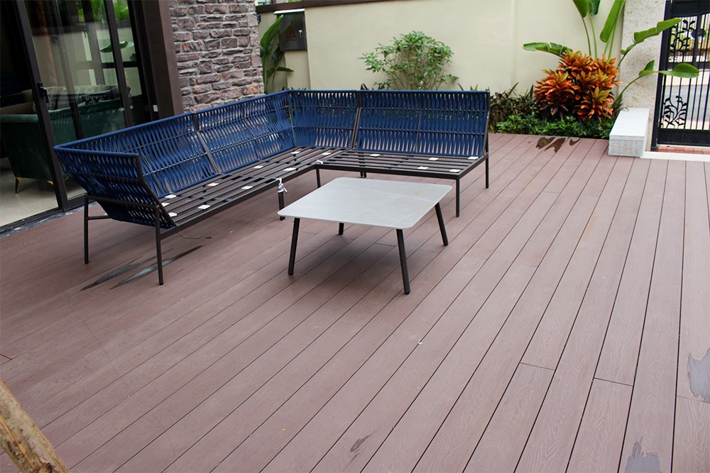 Balcony made by eco-friendly wpc decking