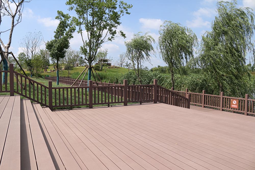 solid wpc decking used for park